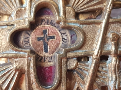 Reliquary Relic Of The True Cross With Original Document. New Approved 1945 style NEO-CLASSICISTIC en Brass / Bronze / Gilt, Italy 19th century ( anno 1865 )