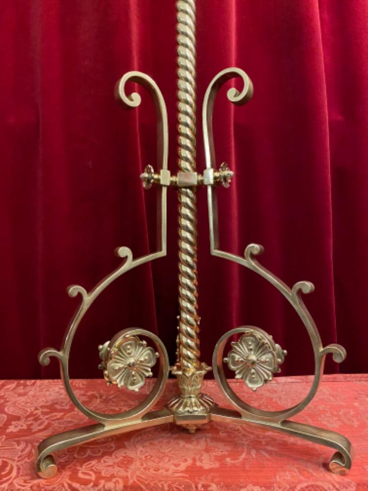 1 Neo Classicistic Standing Sanctuary Lamp Adjustable