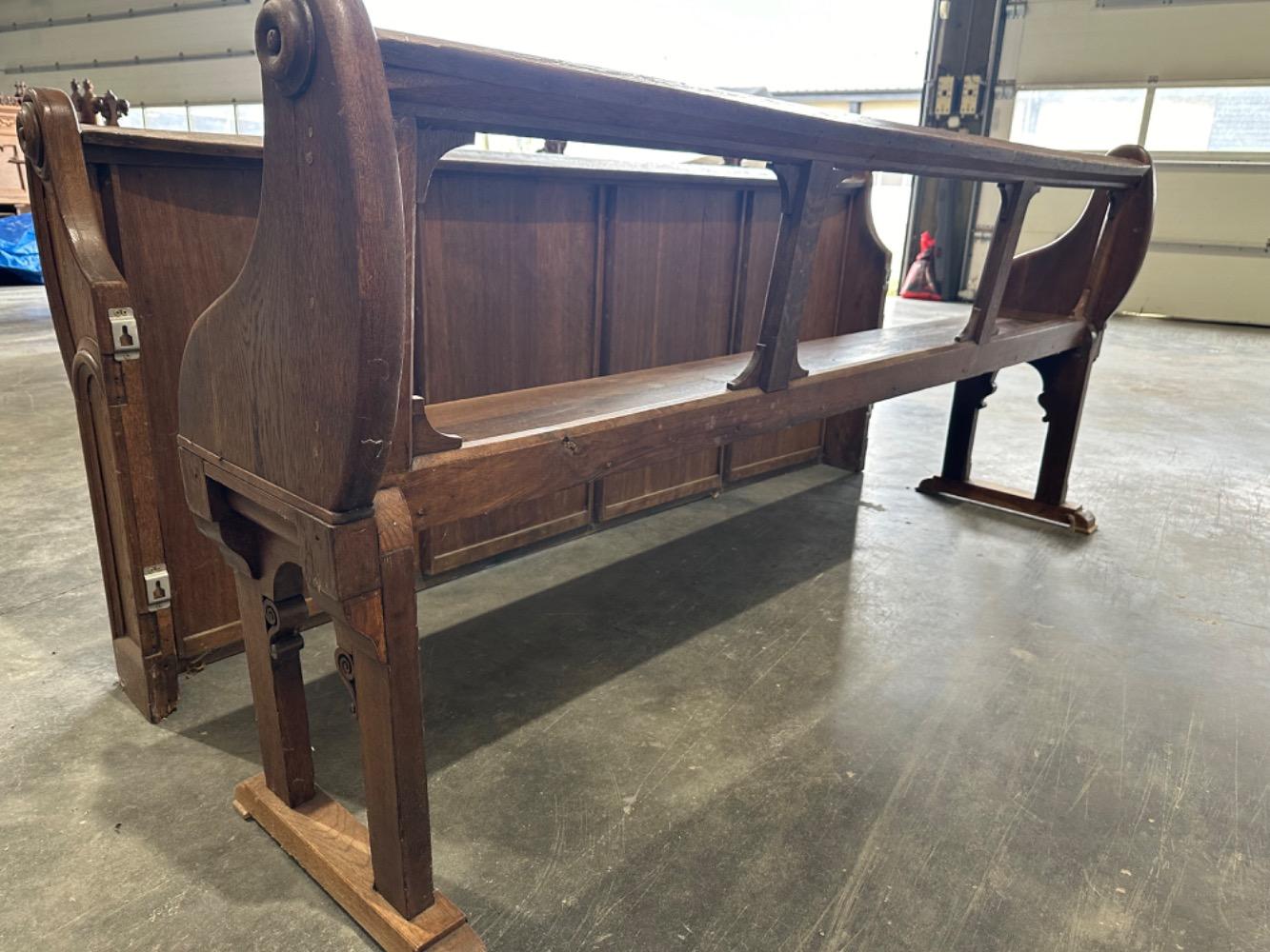 1  Pew With Front Part
