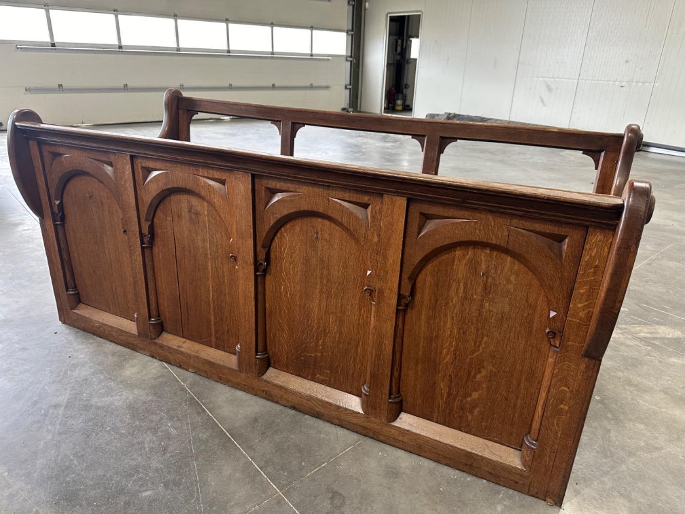 1  Pew With Front Part