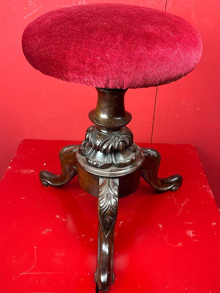 1  Piano Stool.