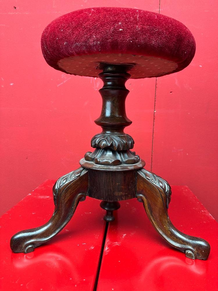 1  Piano Stool.