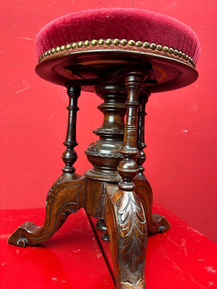 1  Piano Stool
