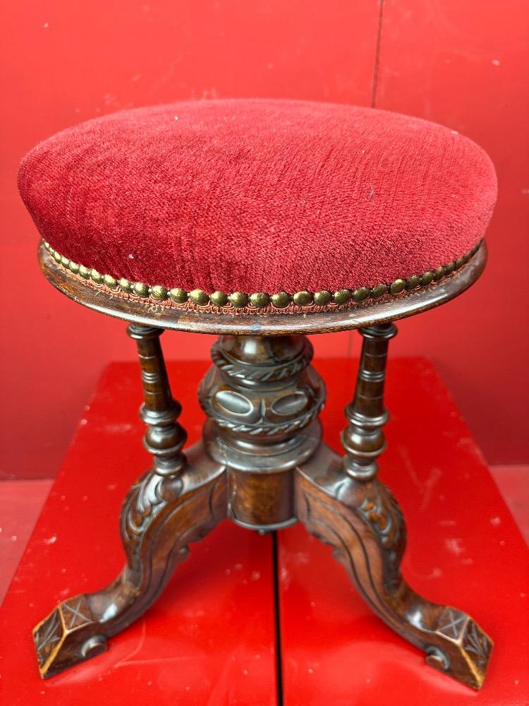 1  Piano Stool