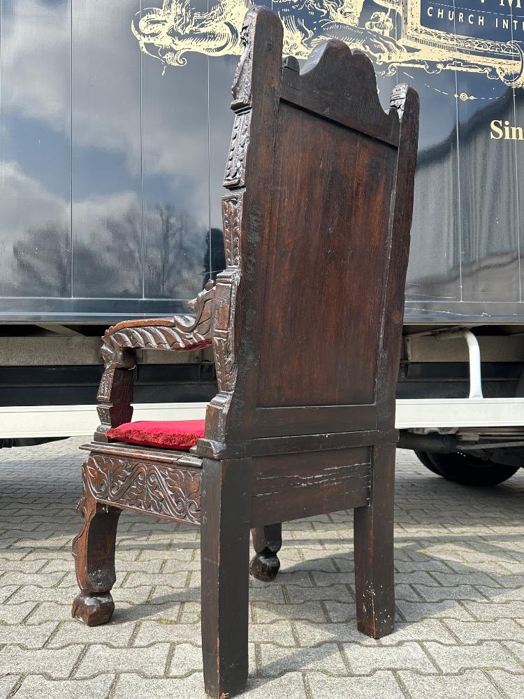 1  Rare Unique Seat