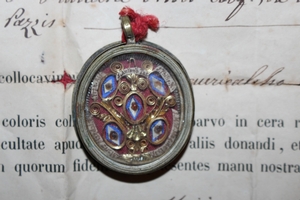 Relic Ex Oss. S. Anton. Padua. Ex Cinere Corporis S. Franc. Assisi. Ex Veste Maria Magd. De Pazzi. Ex Indusia S. Phillipus Neri. Ex Ossibus M. Magdelena Paenetentia Genua Italy 1860