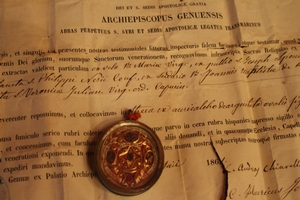 Relic Ex Velo Bmv, Ex Pallio Joseph, Ex Planeta S. Phil. Neri, Ex Sedario Joan Bapt De Mubeis, Ex Habite S. Veronica Juliana V. Ord. Cap. Genua Italy 18 th century