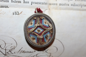 Relic Ex Veste Dnjc Bmv. Ex Saculo St. Joseph. Ex Oss. Joann. Bapt. Genua Italy 1831