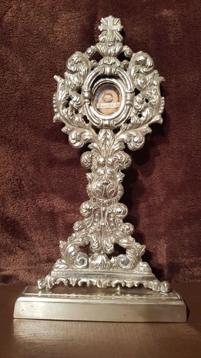 1  Relic Holder In Silver Alloy With Acanthus Leaves Motifs, With Relic Of St. Barnabas - Italy, 1800