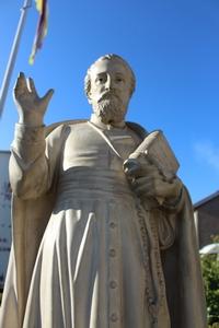 Religious Statue St. Peter Fourier en Terra-Cotta polychrome, France 19th centuryv