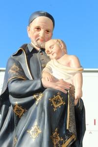 Religious Statue St. Vincentius en plaster polychrome, Belgium 19th century