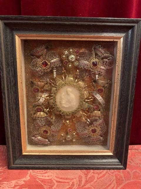 1  Reliquary / Monastery - Work Relics St. Celsii & St. Rosii Ex Ossibus Wax Medallion Madonna