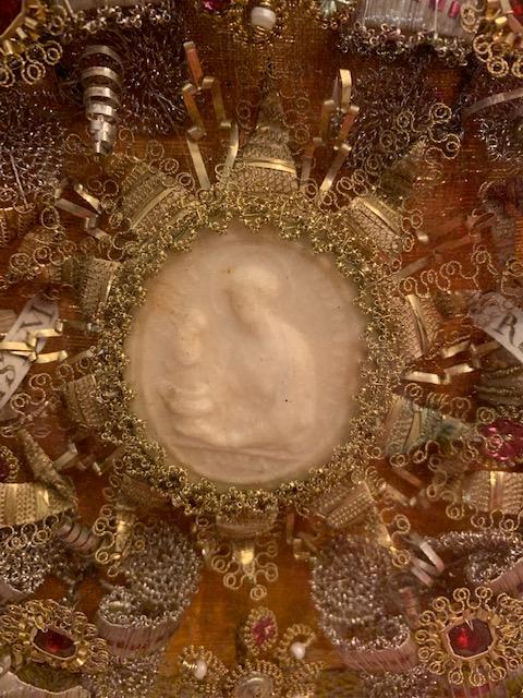 1  Reliquary / Monastery - Work Relics St. Celsii & St. Rosii Ex Ossibus Wax Medallion Madonna