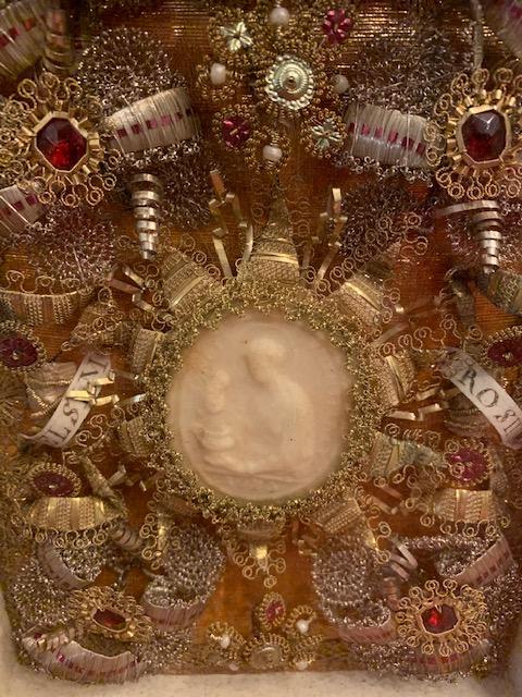 1  Reliquary / Monastery - Work Relics St. Celsii & St. Rosii Ex Ossibus Wax Medallion Madonna