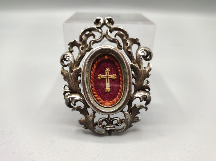 1  Reliquary - Relic Containing The Relic Of The True Cross (Ex Ligno Crucis) Complete With Seal And Threads