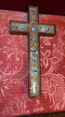 Reliquary - Relic - Cross Relics: Agnus Dei. St. Theresia. St. Barbara. St. Donatus. St. Franc. Of Sales. St. Vincentius A Paulo. B.J. Labre en Wood / Glass , France 19th century ( anno 1840 )