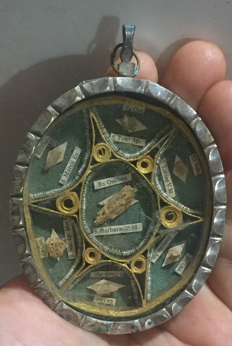 1  Reliquary - Relic Ex Ossibus St. Barbara - Ex Ossibus St. Nicholas Bishop Of Myra - Ex Ossibus St. Mark The Evangelist - Ex Velo St. Lucy Virgin And Martyr - Ex Ossibus St. Peter Apostle & More