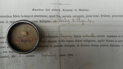Reliquary - Relic Ex Ossibus St. Eligius With Original Document en Brass / Glass / Wax Seal, Belgium  19 th century