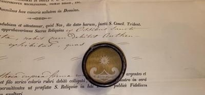 Reliquary - Relic Ex Ossibus St. Lucas Evangelist With Original Document en Brass / Glass / Wax Seal, Belgium  19 th century ( Anno 1847 )