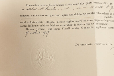 Reliquary - Relic  Ex Ossibus Ste Basilii Martyris & Ex Veste Ste Joannis Baptistae De La Salle With Original Document en Brass / Glass / Wax Seal, Belgium  19 th century