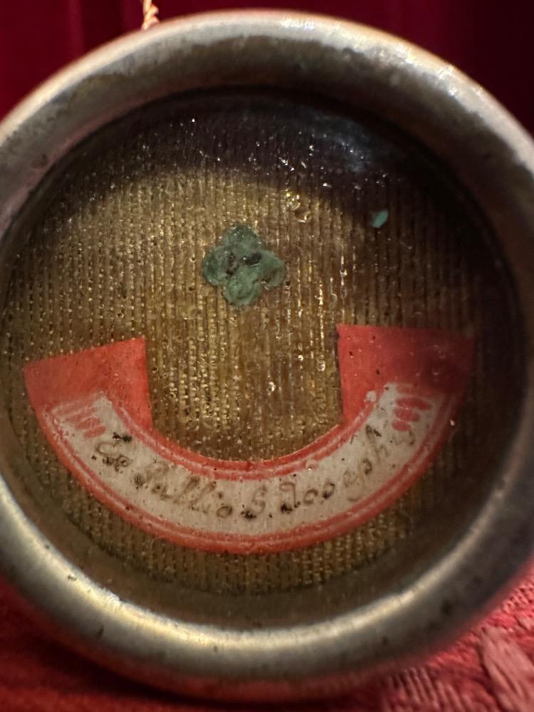 1  Reliquary - Relic Ex Pallio St. Joseph