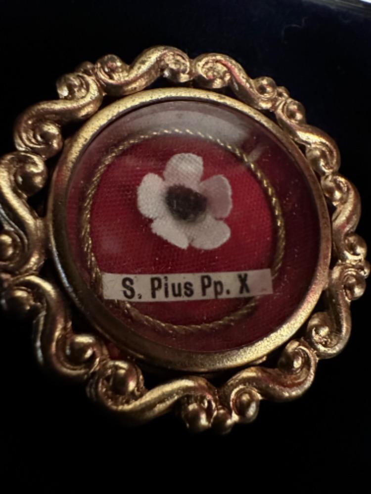 1  Reliquary - Relic Ex Veste St. Pius X