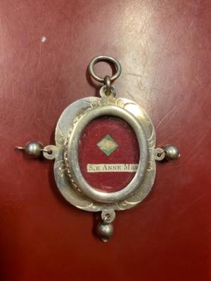 Reliquary - Relic St. Anne Mater en Full Silver / Glass / Wax Seal, France 19th century ( anno 1850 )