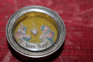 Reliquary - Relic St. Joannes Baptist en Brass / Glass / Wax Seal, Belgium 19th century