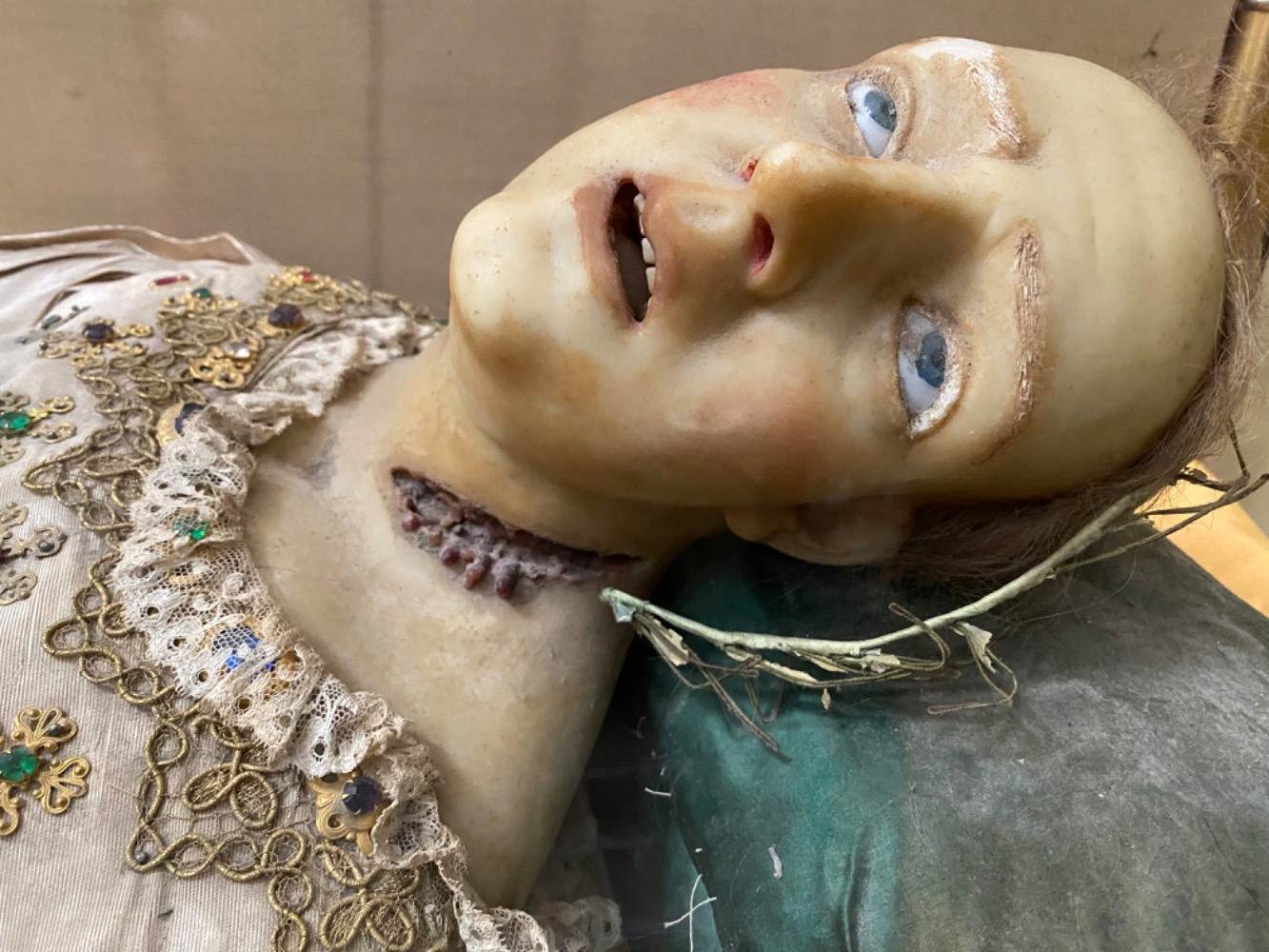 1  Reliquary - Relic Wax Body Corpus S. Modestini M. With Real Bones & Original Documents.