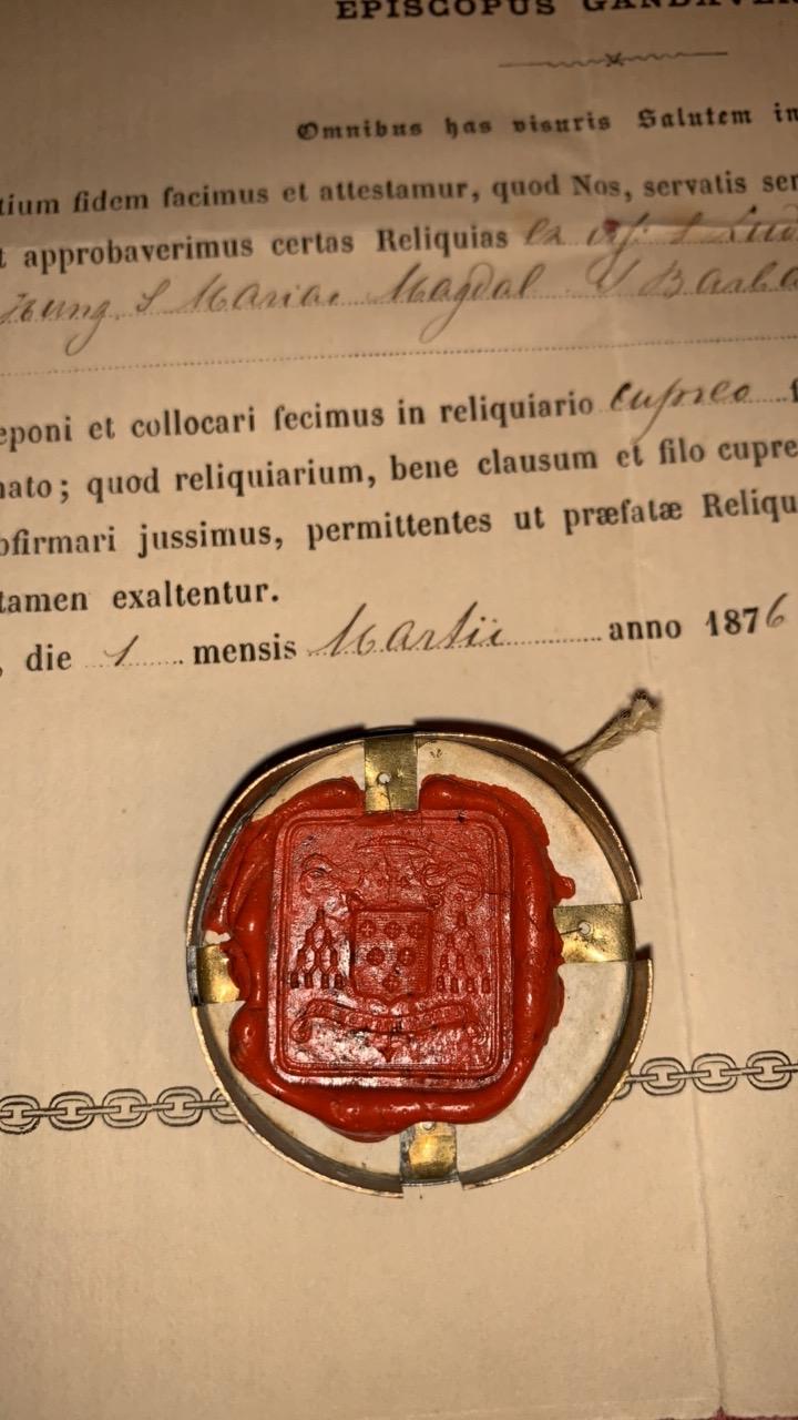 1  Reliquary - Relic With Original Document. Relics : Ex Ossibus. S. Ludovici Regis. S. Odiliae V. S. Agathae V.M. Elisabeth Hung. S. Maria Magdal. S. Barbara.