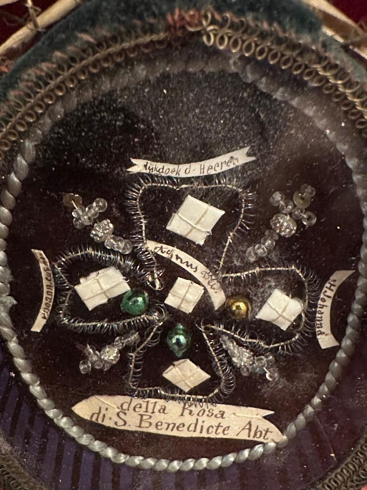 1  Reliquary - Relics : Della Rosa Di S. Benedicte Abt. St. Johanna & More. Agnus Dei - Relic