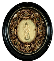 Reliquary. Relics Of : St Christina, St. Agatha, St. Lucia, St. Regina.  en Timber oval frame, Northern - Italy 19th century