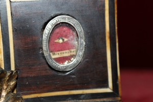 Ostensorium Inlaid With Ebony And Ivory Feet Bronze style Relis inside : St. Joannes / St. Petrus / St. Vitalis / St. Albertus / St. Hieron. Doctor. Italy anno 1800