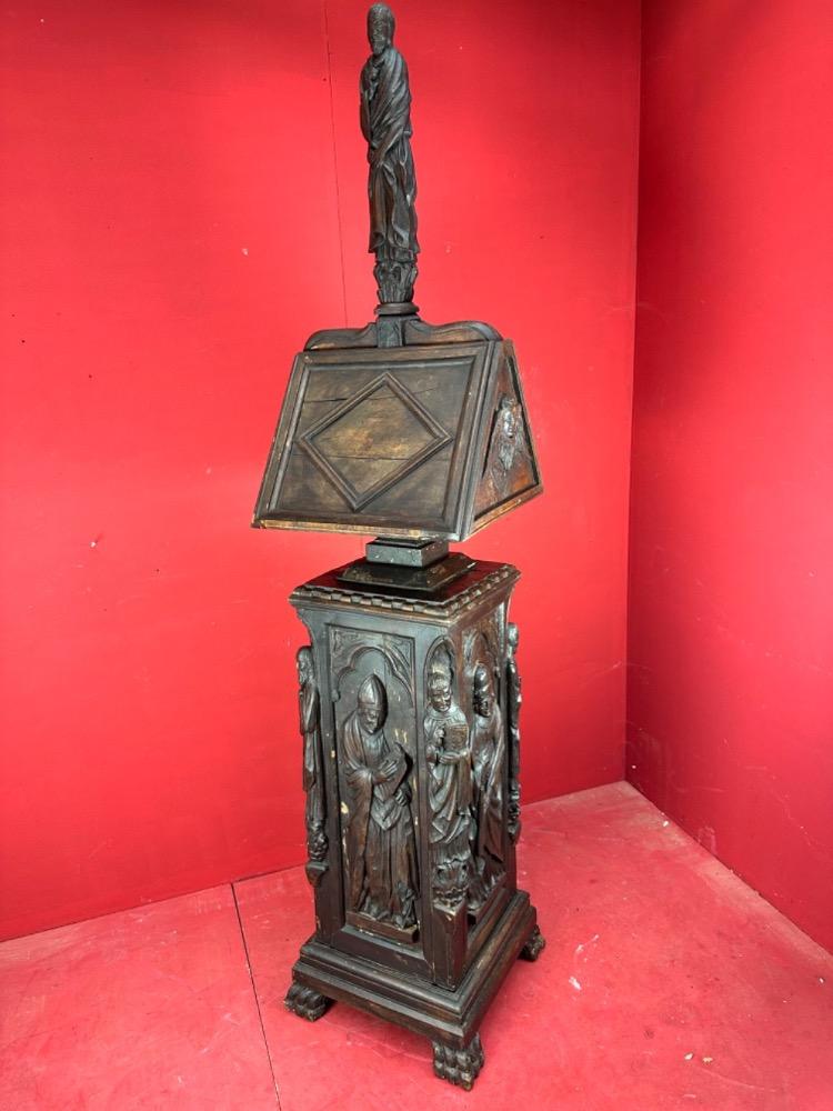 1 Renaissance Double - Sided Lectern
