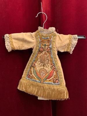 Robe For Child Jesus  en Embroidery - Brocade, Belgium 19th century ( anno 1850 )