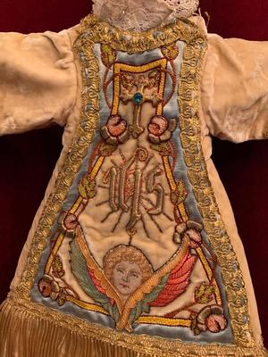 Robe For Child Jesus  en Embroidery - Brocade, Belgium 19th century ( anno 1850 )