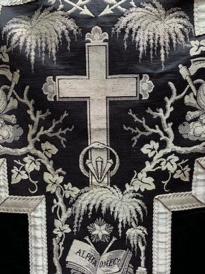 Chasuble style Romanesque en high quality fabrics, Lyon France 19th century