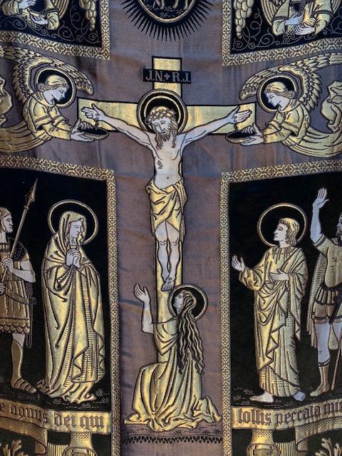 1 Romanesque Chasuble By : Maison J.A. Henry.