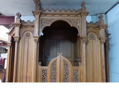 Confessional  style Romanesque en Oak wood, Belgium 19th century ( anno 1890 )