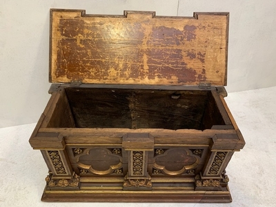 Reliquary Box style Romanesque en Oak wood, France 19th century ( anno 1870 )