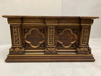 Reliquary Box style Romanesque en Oak wood, France 19th century ( anno 1870 )