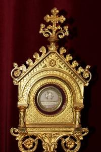 Reliquary Containing: Relics Of Martyrs Of The Theban Legion  style Romanesque en Bronze / Gilt, France 19th century
