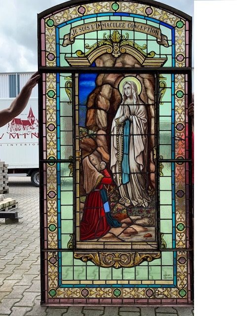 1 Romanesque Stained Glass Window : Mary S Appaerance To Bernadette In Lourdes. Signed: Grosse Bruges.