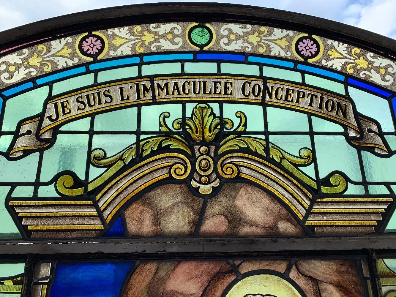 1 Romanesque Stained Glass Window : Mary S Appaerance To Bernadette In Lourdes. Signed: Grosse Bruges.