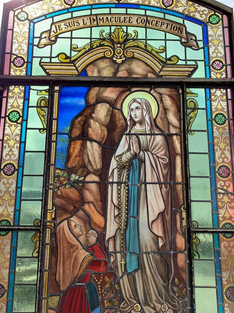 1 Romanesque Stained Glass Window : Mary S Appaerance To Bernadette In Lourdes. Signed: Grosse Bruges.