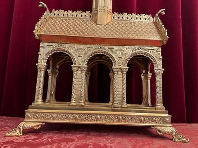 Exceptional Large Reliquary style Romanesque - Style en Bronze / Polished and Varnished, France 19 th century ( Anno 1865 )