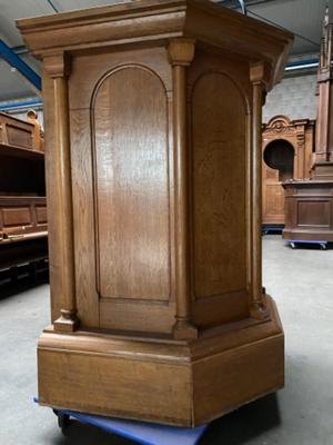 Pulpit style Romanesque - Style en Oak wood, Netherlands  20 th century