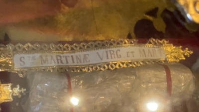 Reliquary - Relics Ex Ossibus St. Martinae V. Et M. St. Justi Presb. Dis Cp St Hilari. St. Urbani M. St. Clari M. St. Prudentis M. St. Desiderii M.  style Romanesque - Style en Bronze / Glass / Originally Sealed, France 19 th century ( Anno 1855 )