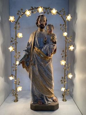 Rose - Bow With St. Joseph Statue. Height Joseph : 145 Cm. en Brass / Polished / New Varnished / Plaster Polychrome, Belgium and France 19th century