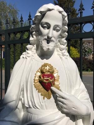 Sacred Heart Statue Cast Iron Statue New Paint  en Cast - Iron / Sandblast / Primer / New Paint , France 19th century